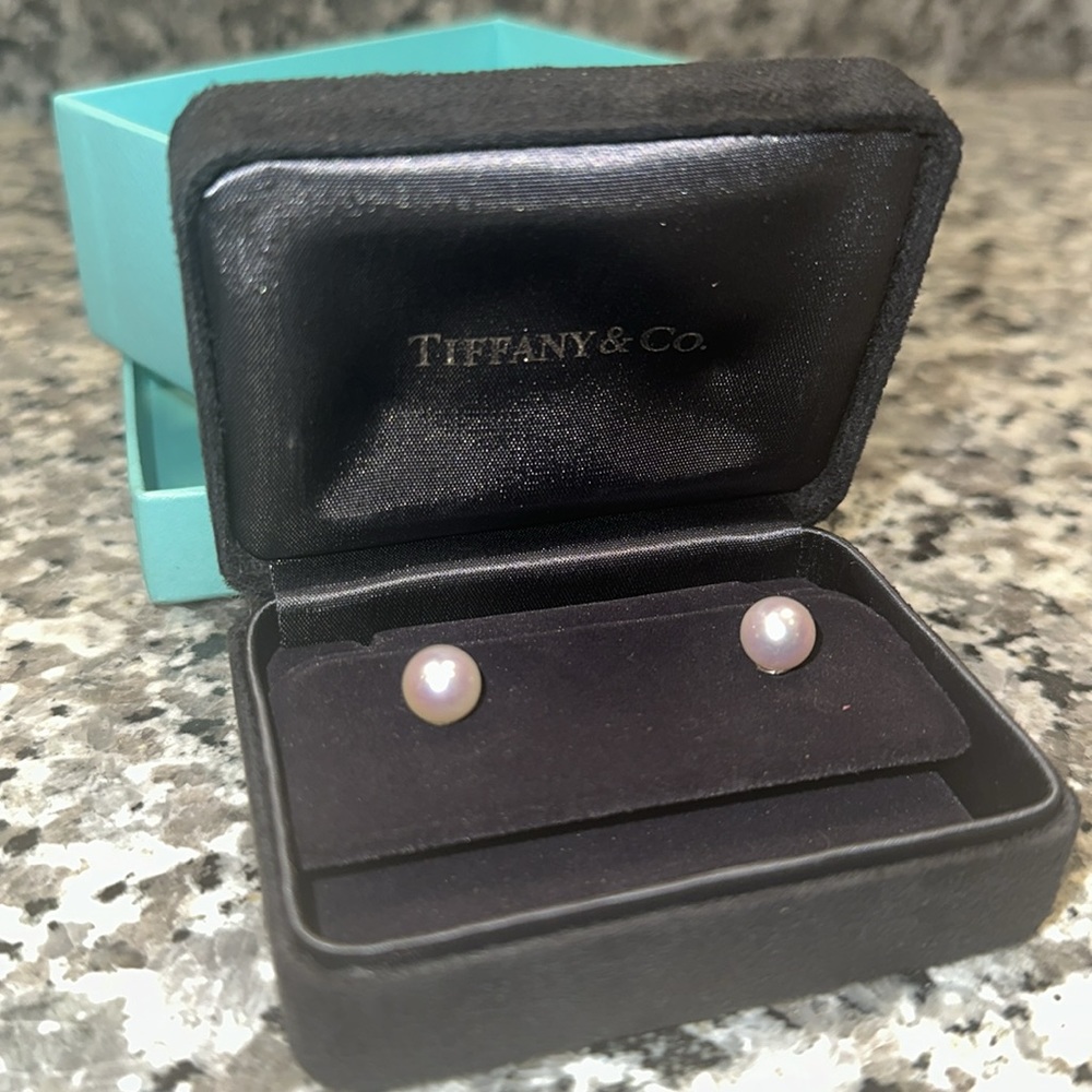 Tiffany & Co. Essential Pearl Earrings